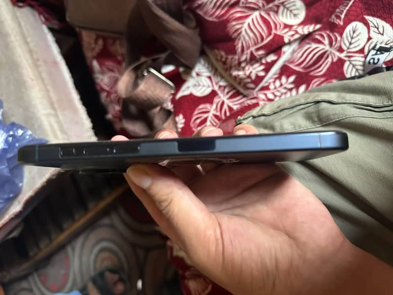 Apple iPhone 15 Pro Max 5
