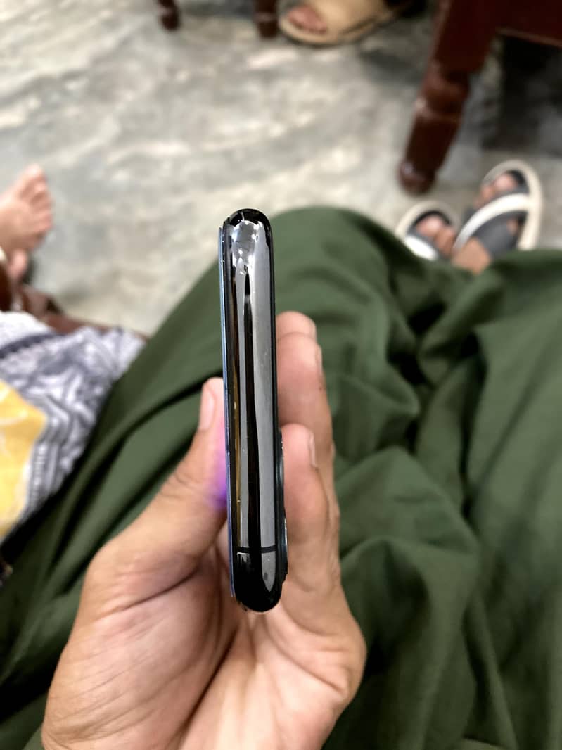Apple iPhone 11 Pro 1