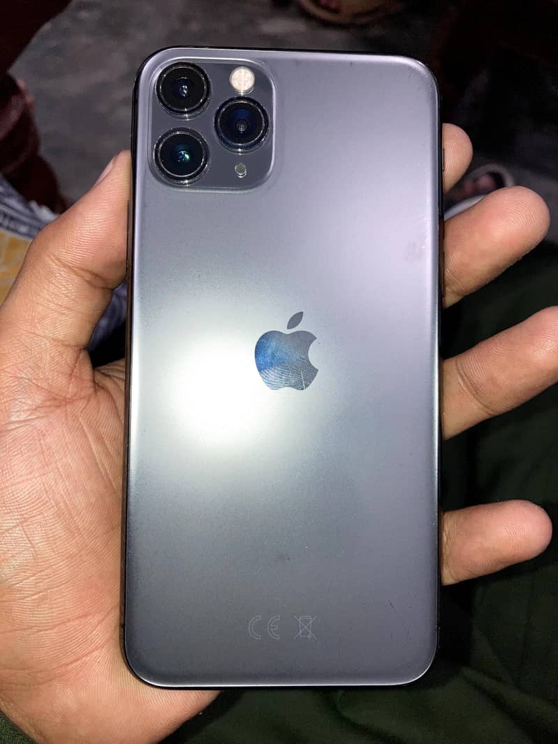 Apple iPhone 11 Pro 4