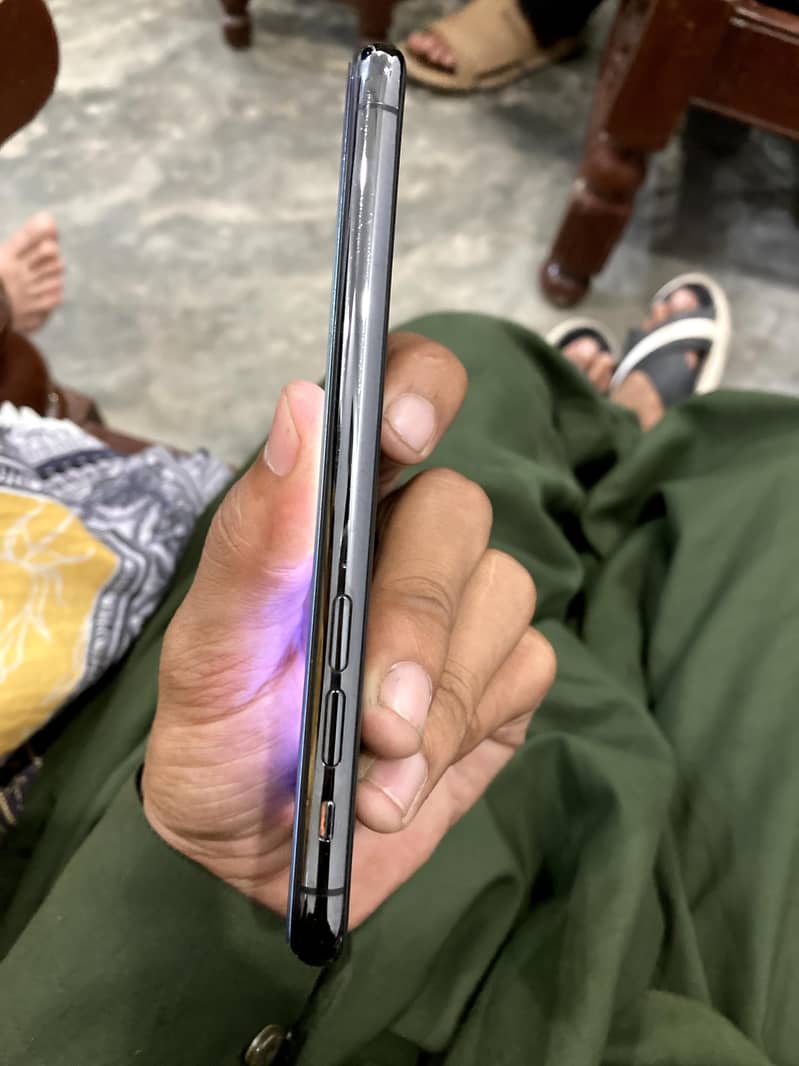 Apple iPhone 11 Pro 5