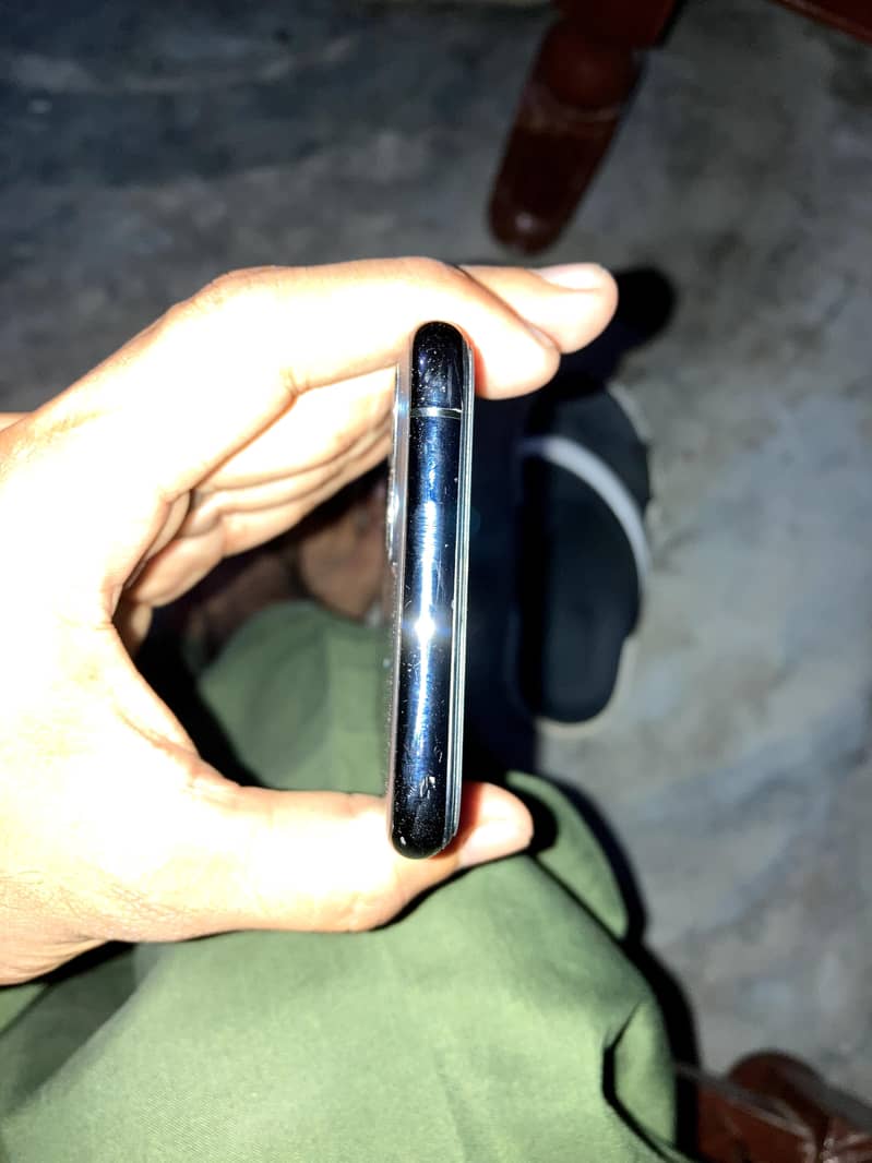 Apple iPhone 11 Pro 7