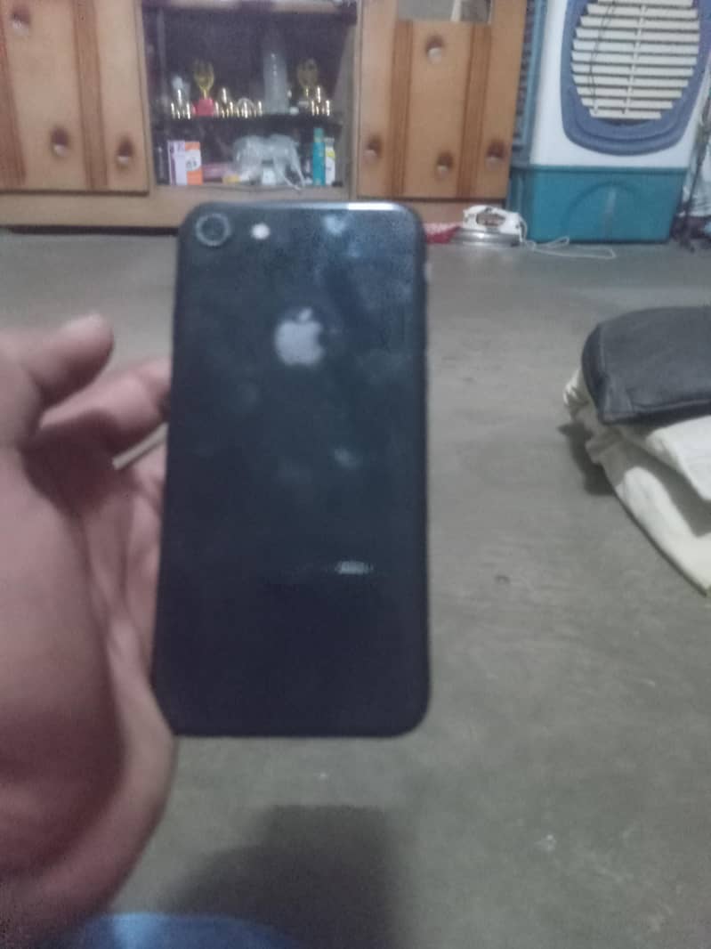 Apple iPhone 8 4