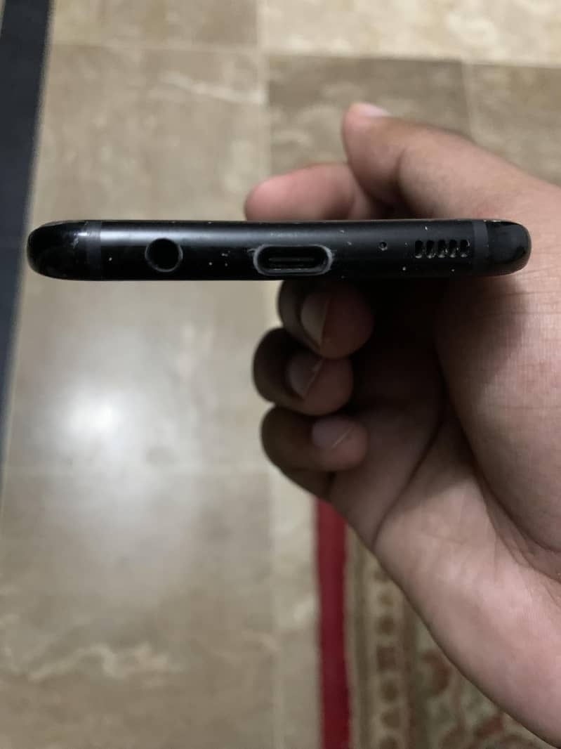Samsung Mobile S8 Plus 3