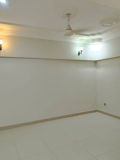 Sale flat Rabiya place 2bed. d. d 2nd floor Alladin park k samne rashid minhas road facing
