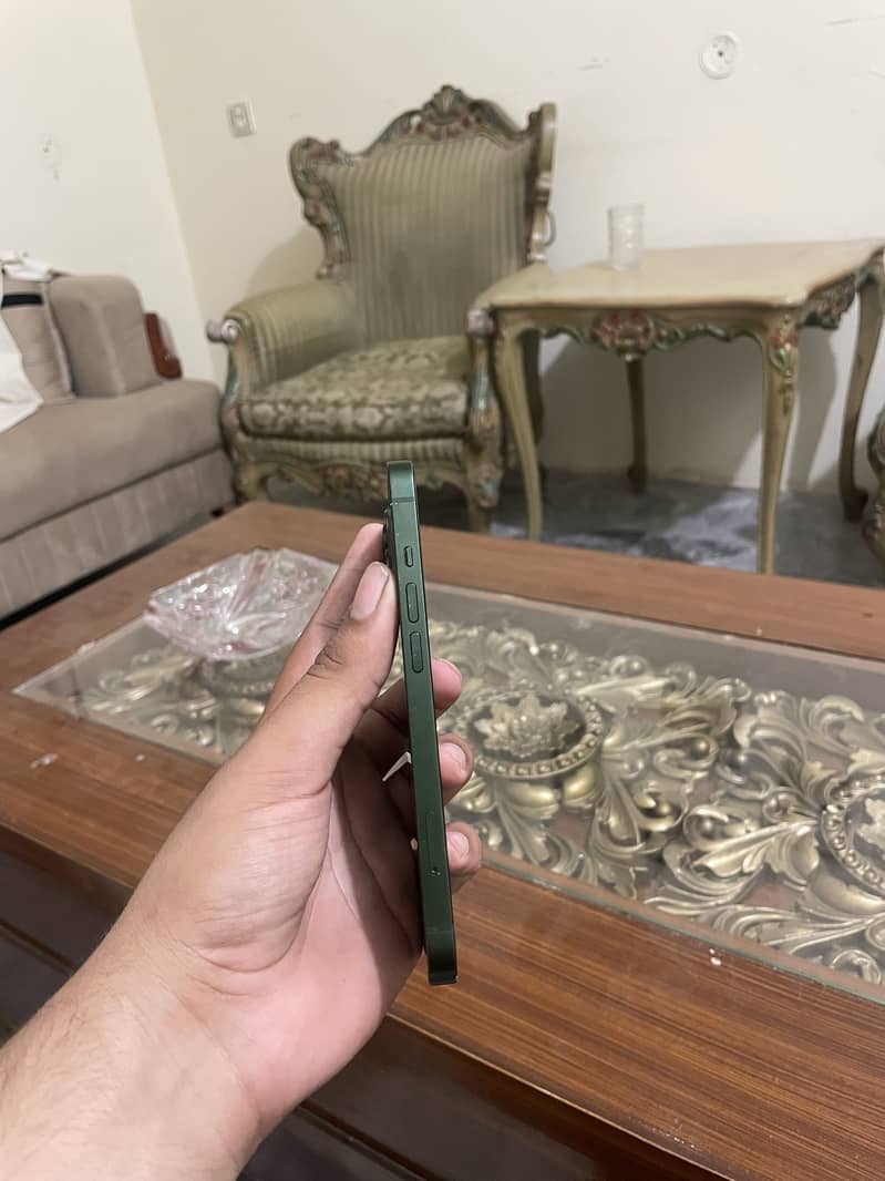 iPhone 13 (jv) 4