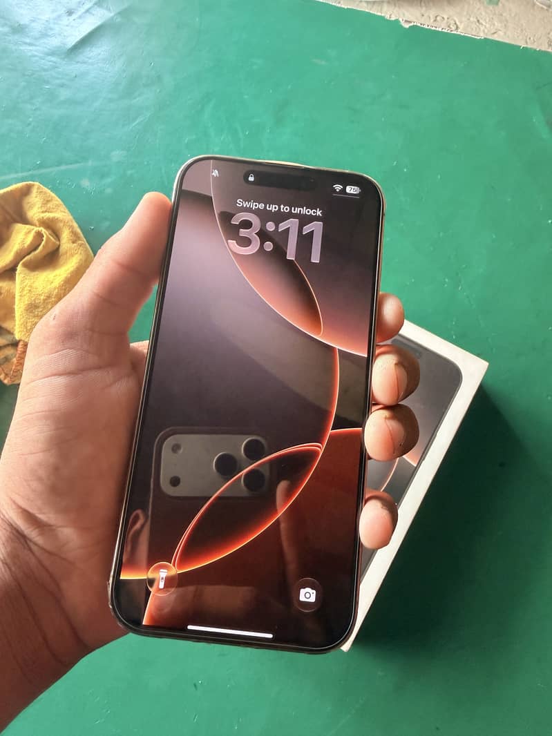 Apple iPhone 16 Pro Max 3