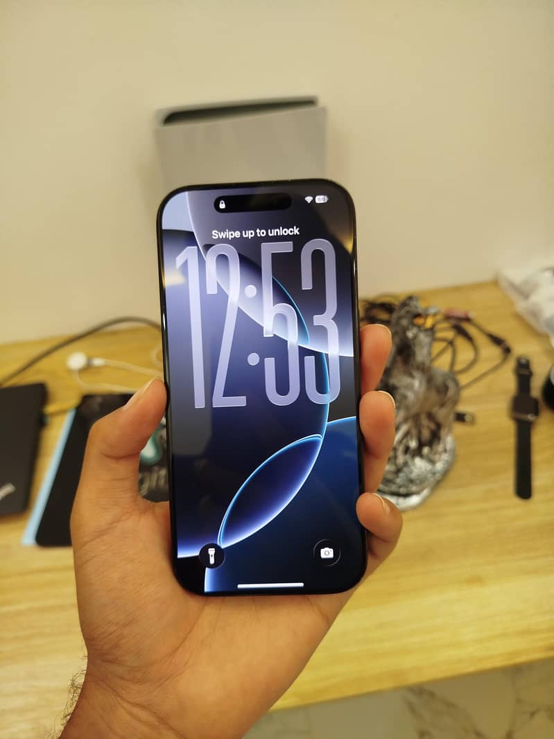 iPhone 16 Pro 0