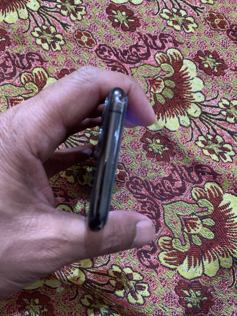 Apple iPhone 11 Pro 0