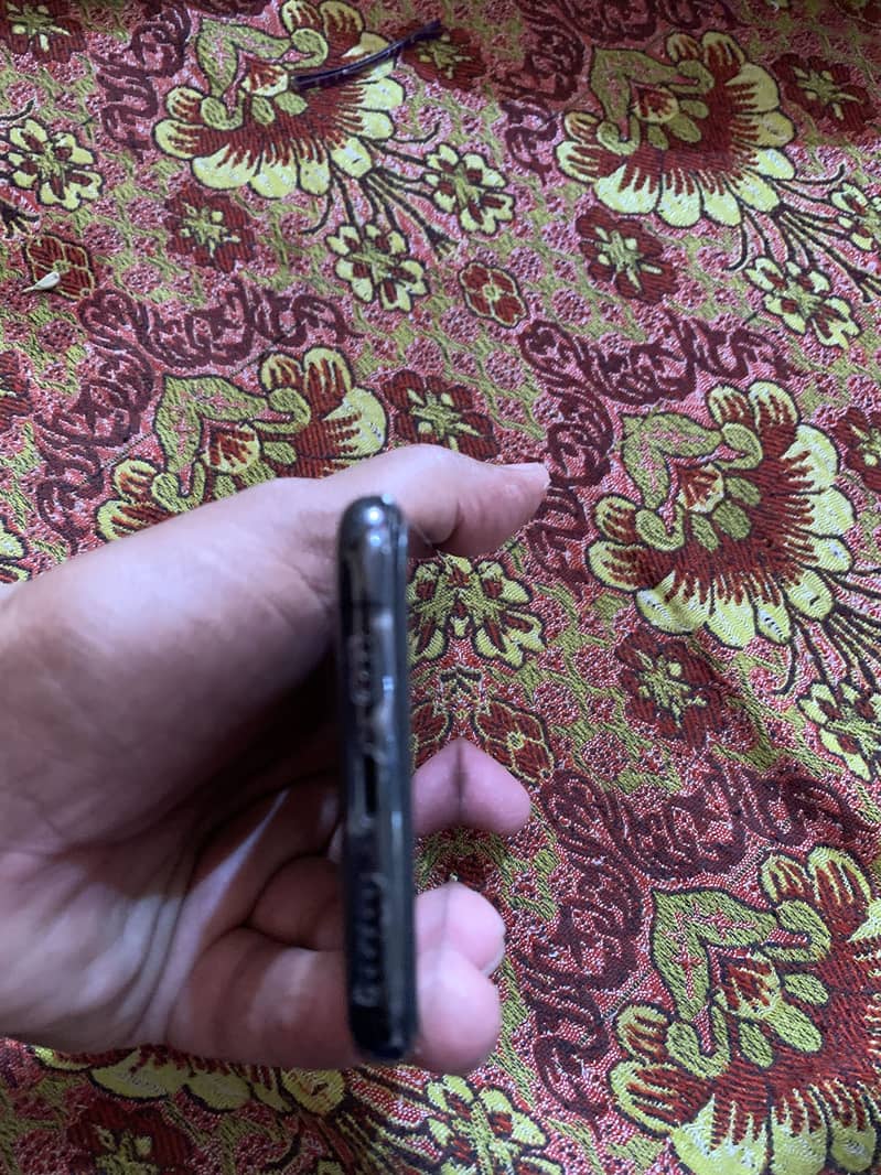 Apple iPhone 11 Pro 6