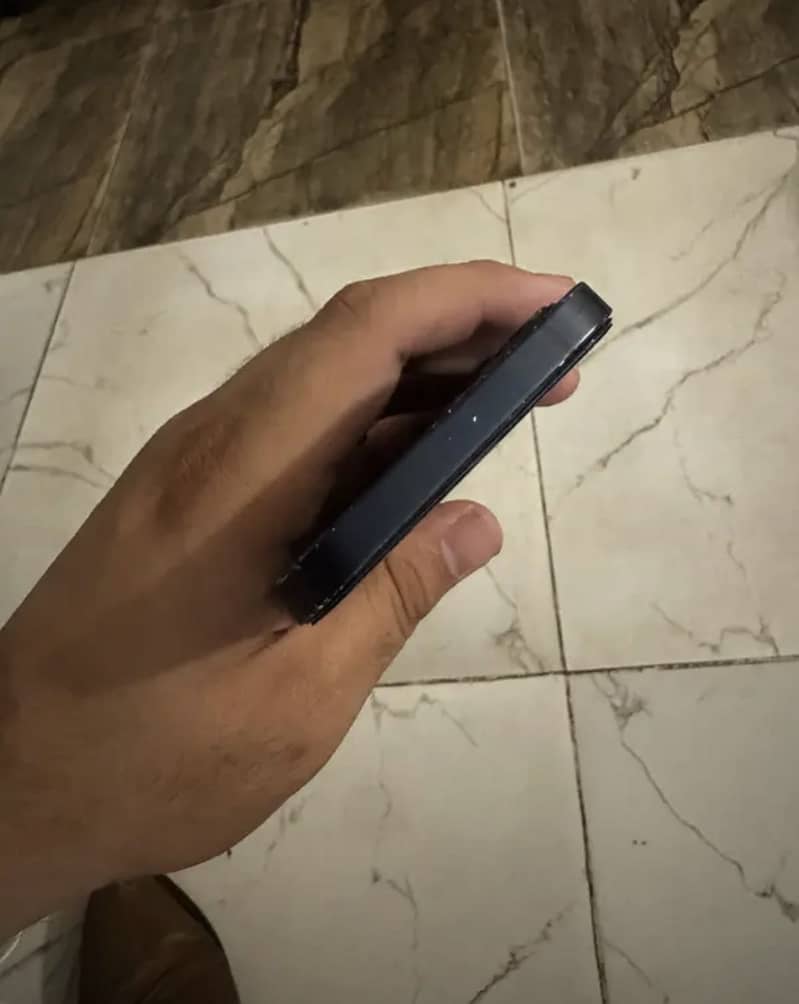 Apple iPhone 12 5