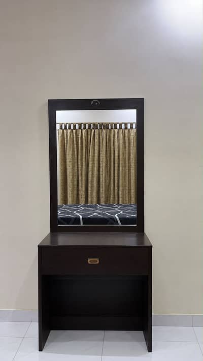 brown dressing table minimalistic