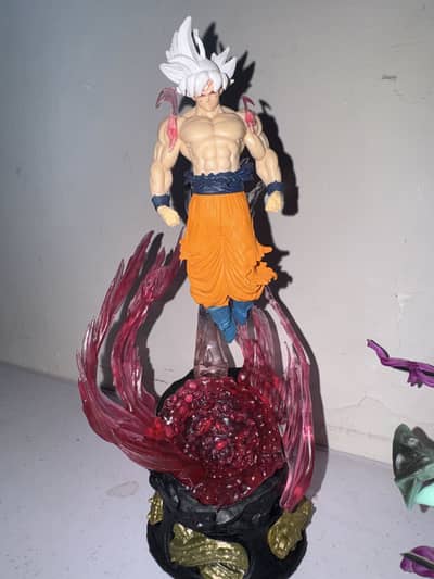 UI Goku action figure 23 cm height