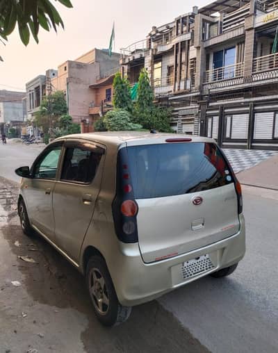 Daihatsu Mira 2012