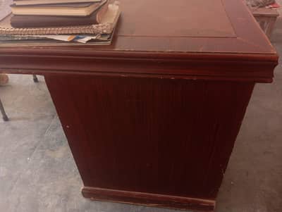 office table and chair for sale urgent  contact number 03177559530
