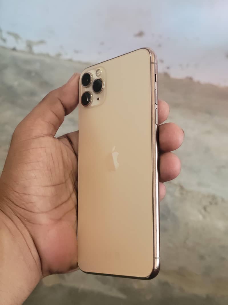 Apple iPhone 11 Pro Max 2