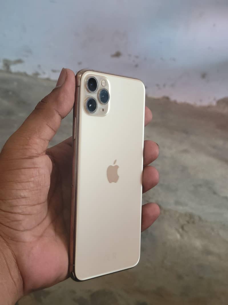 Apple iPhone 11 Pro Max 3