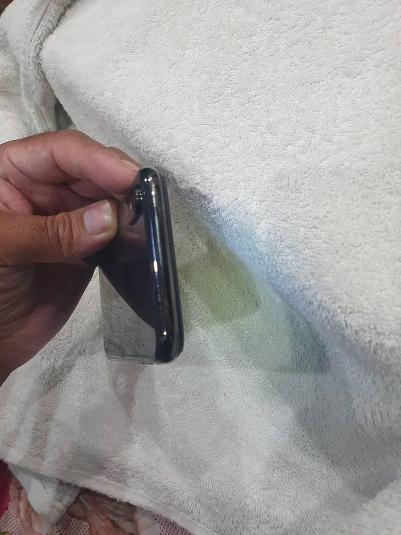 Apple iphone X 3