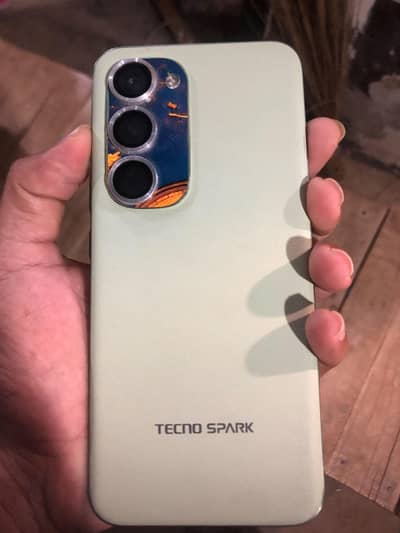 Tecno spark 40 pro + 8gb 256