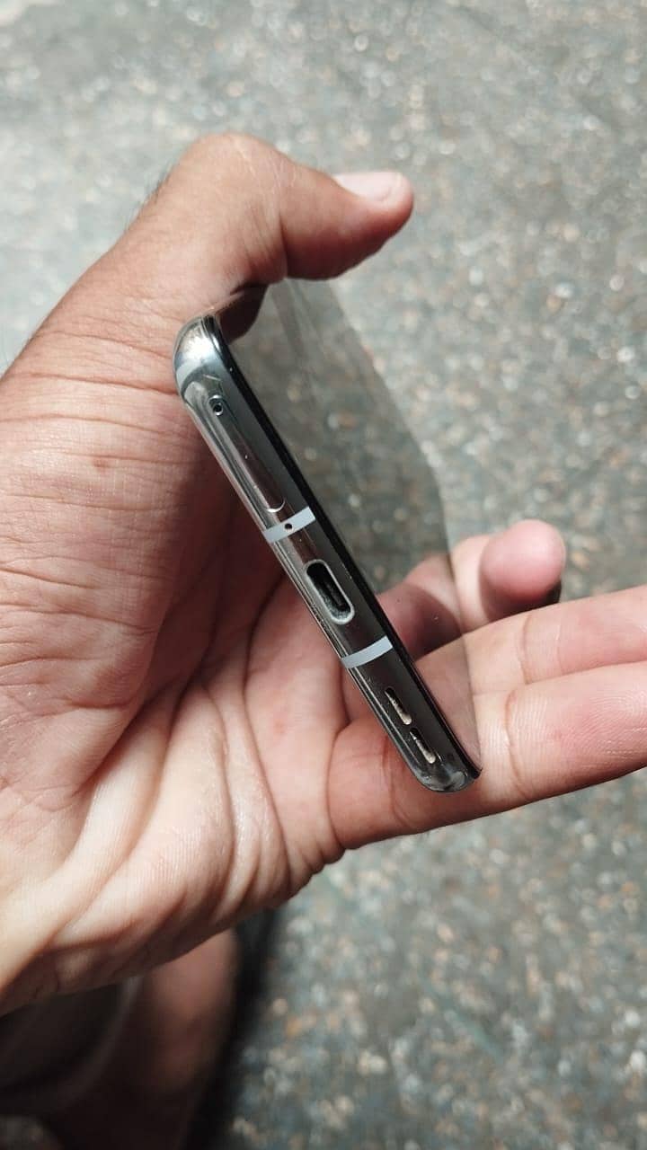 One Plus 8T 4