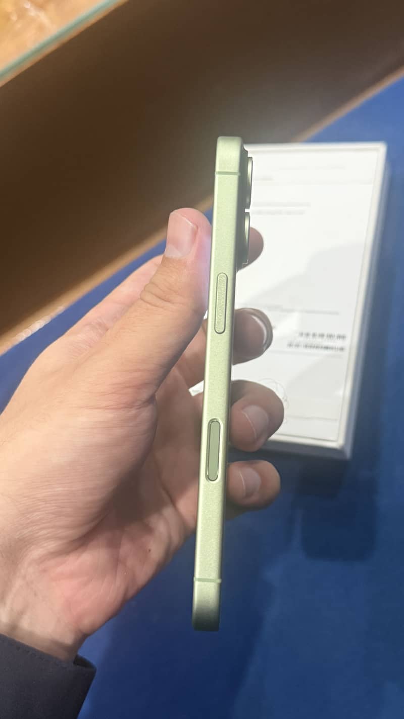 Apple iPhone 17 3