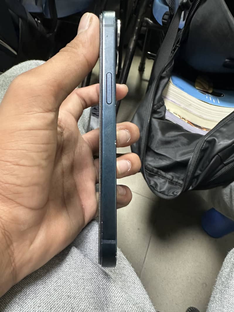 Apple iPhone 13 4