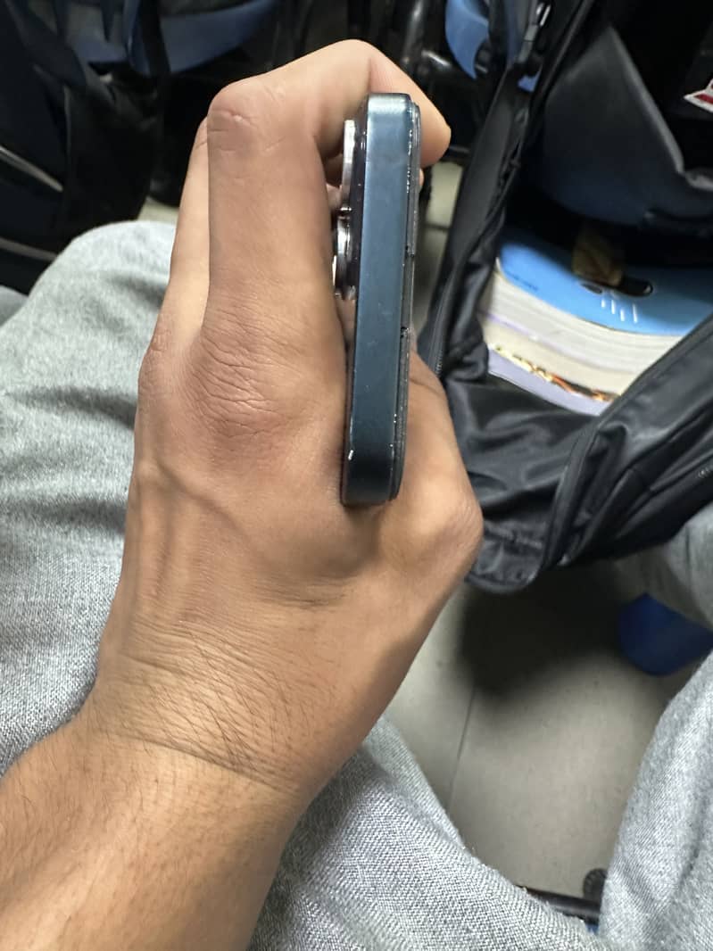 Apple iPhone 13 5