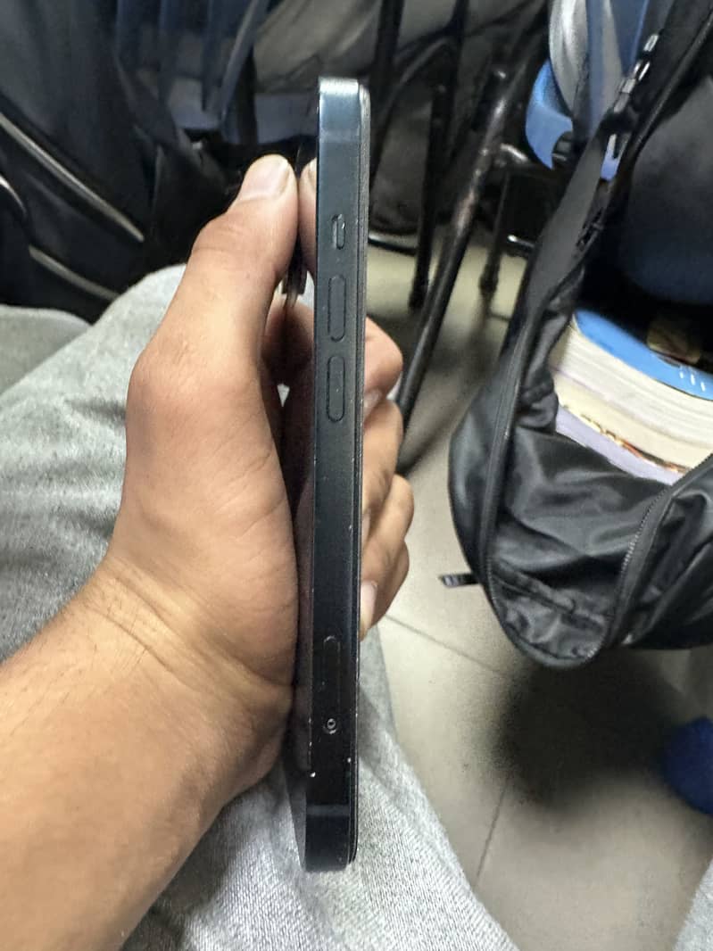 Apple iPhone 13 7