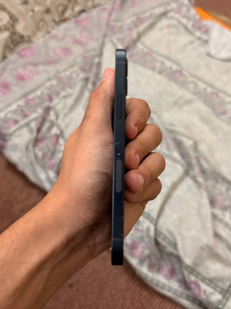 Apple iPhone 12 2