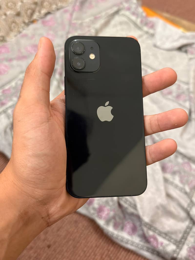 Apple iPhone 12 4