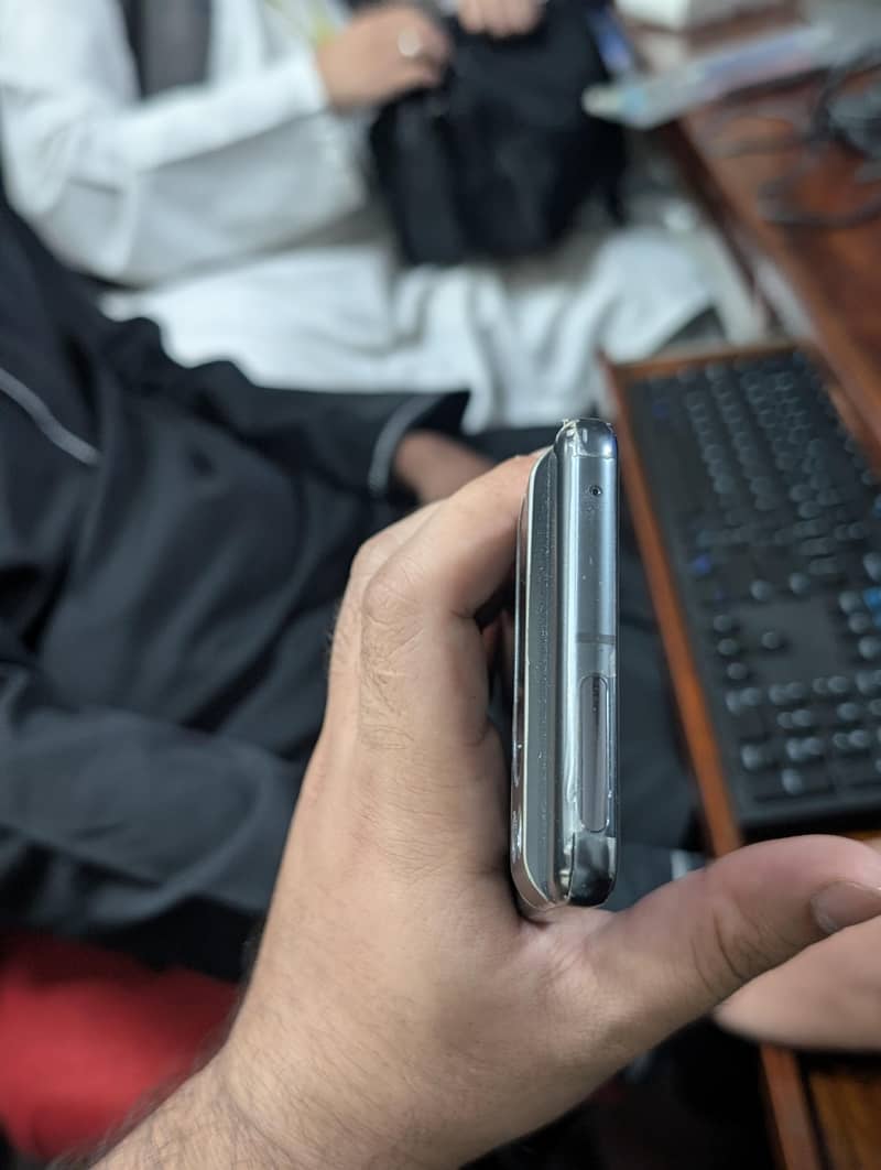 Google Pixel 8 Pro 6