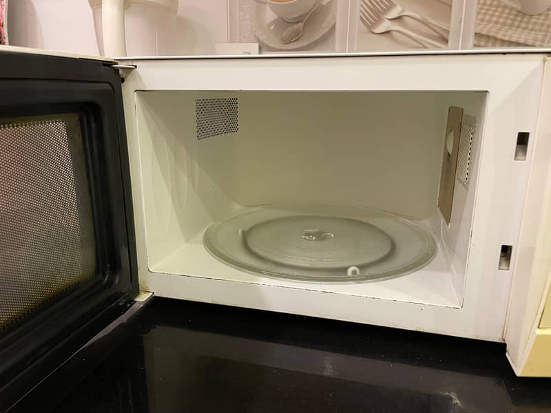 LG microwave 1