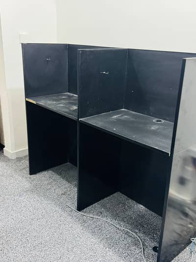 office computer table in very good condition