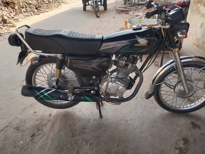 125 Honda for sale condition 10by 10 23 model