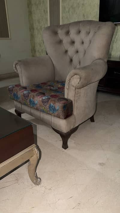 Elegant Vintage Wingback Armchair – Brown Tufted Chair