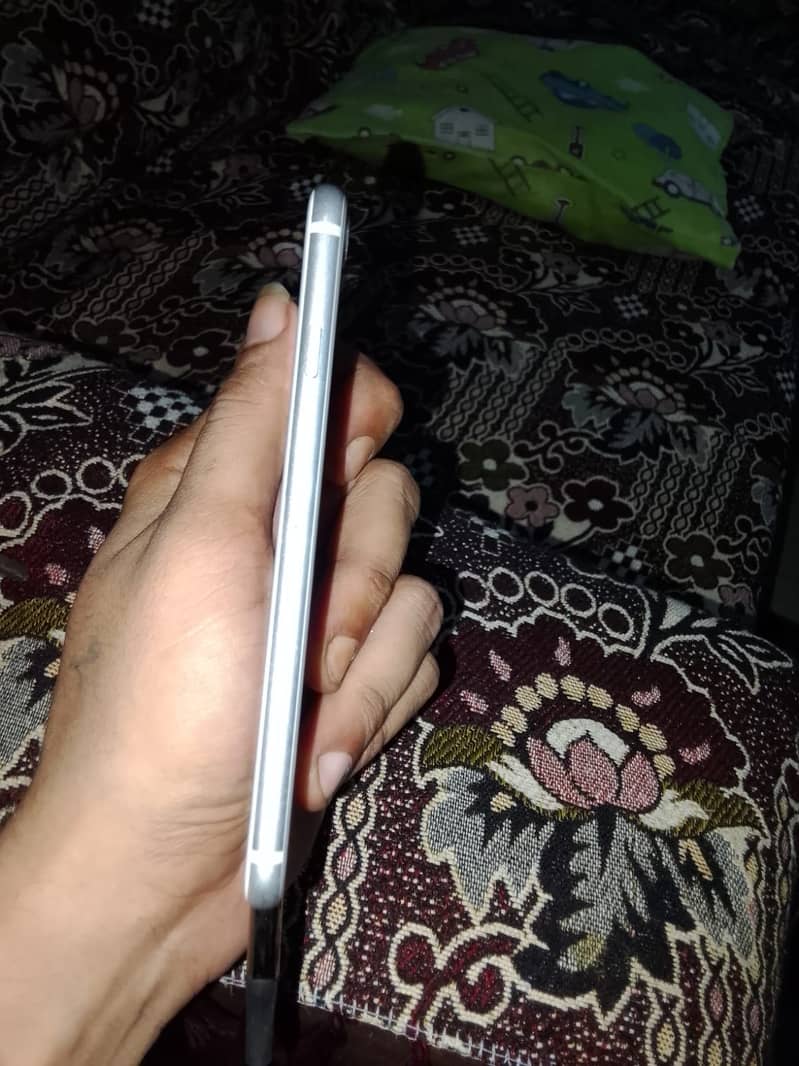 Apple iPhone 8 2