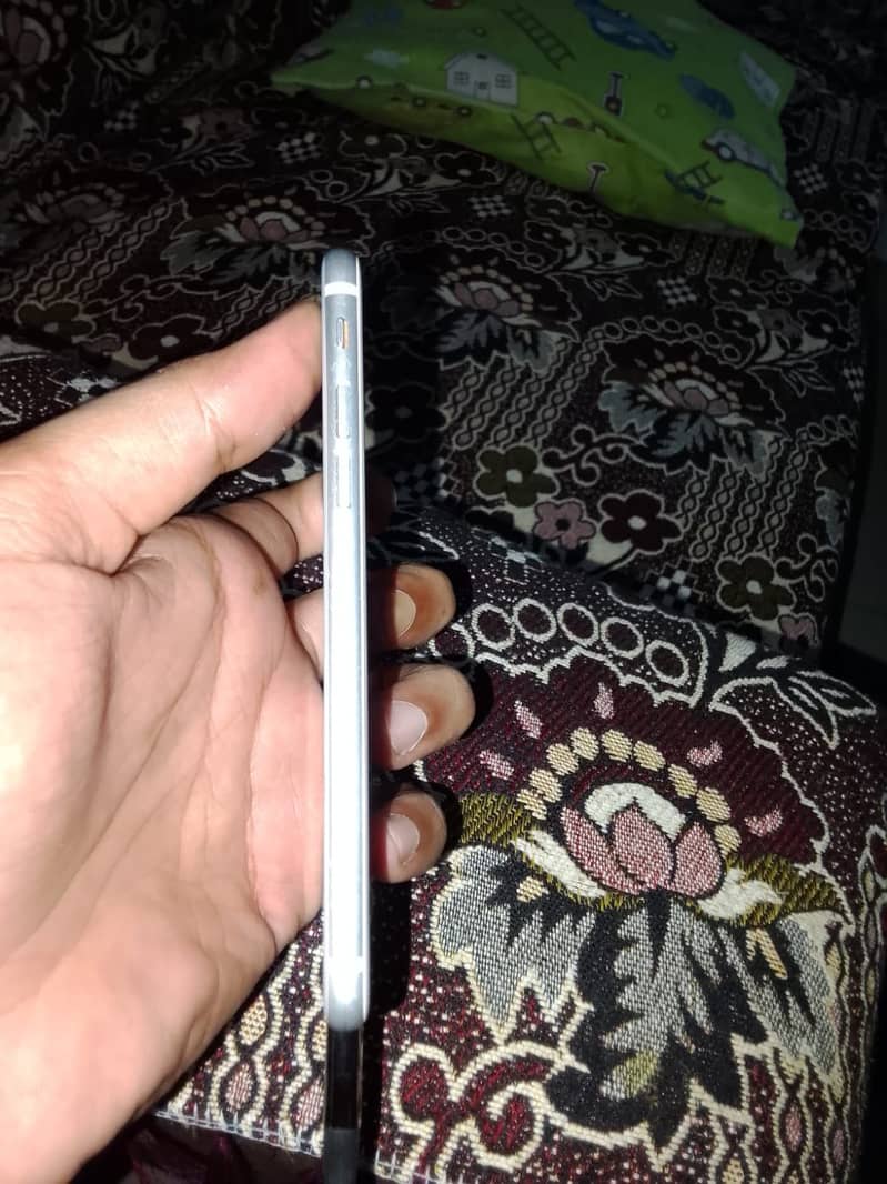 Apple iPhone 8 5