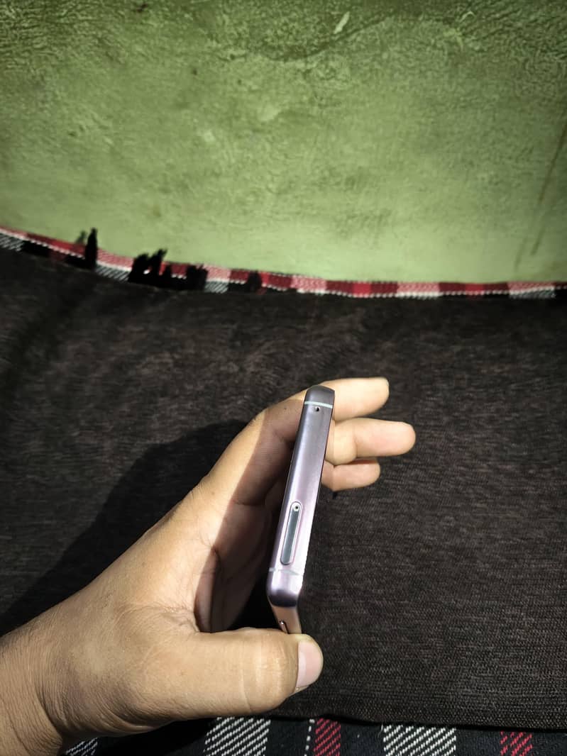 Samsung Mobile Note 9 5
