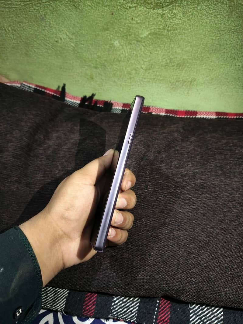 Samsung Mobile Note 9 8