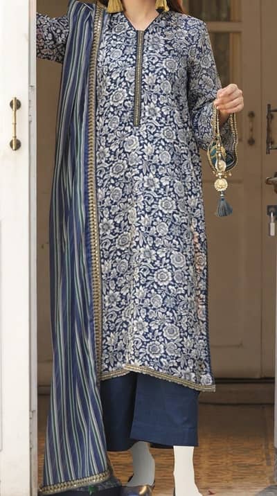 Traditional Blue 3-Piece Outfit with Embroidered Detailing