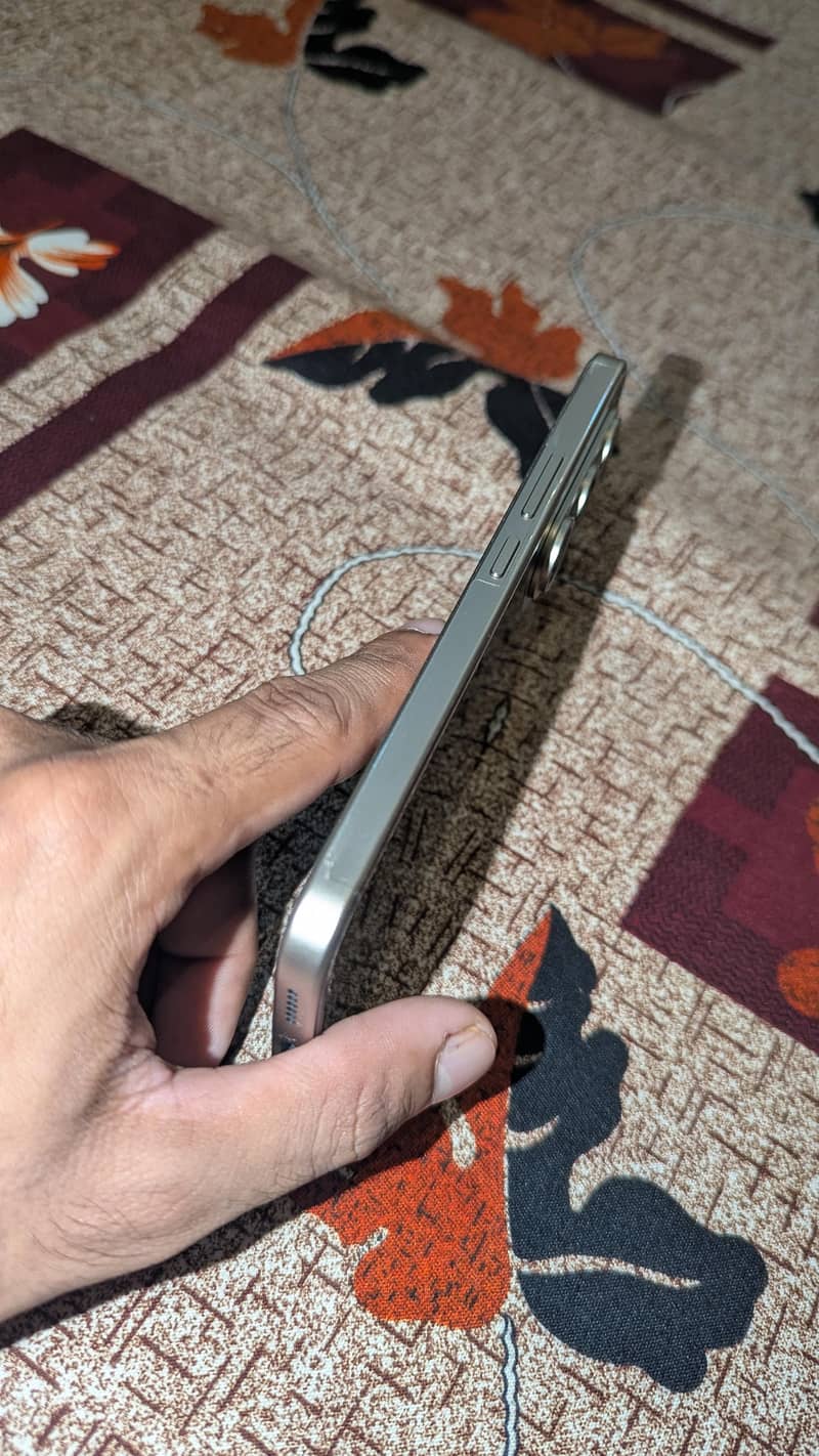 TECHNO CAMON 50 Box open 4