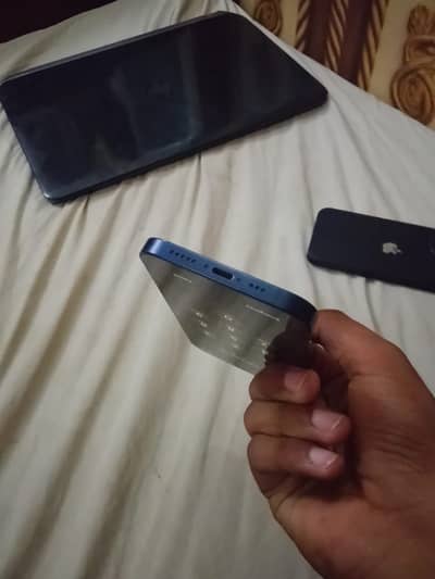 Apple iPhone 12