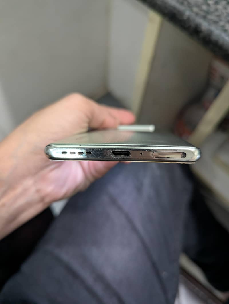 Infinix Note 40 Pro 4