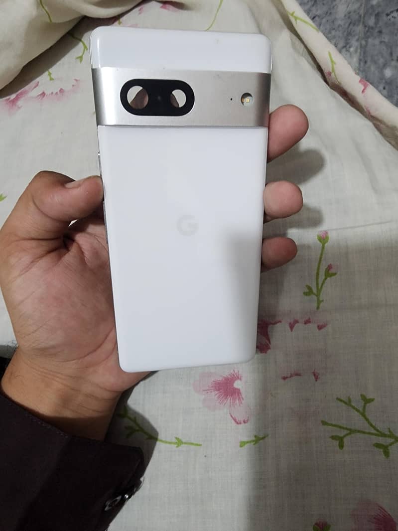Google Pixel 7 Body 1
