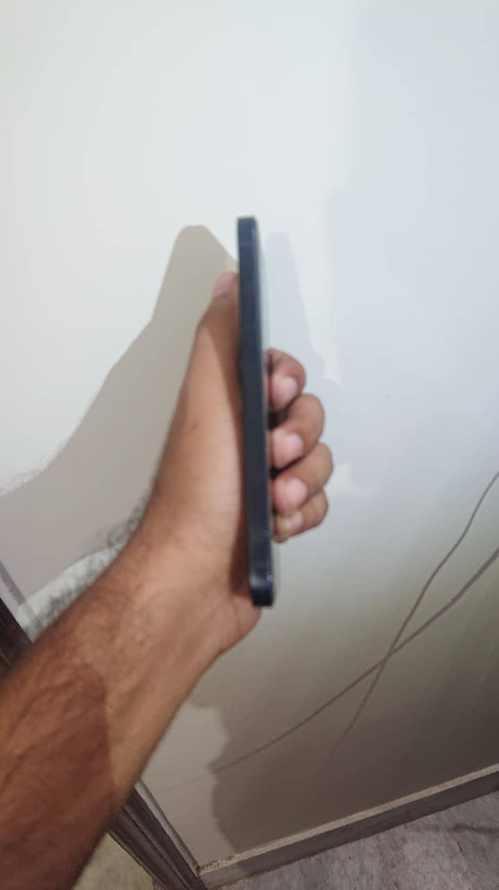 Apple iPhone 12 3