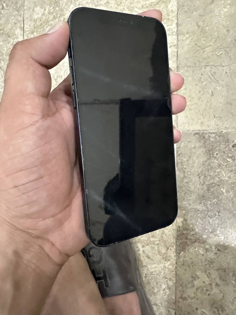 iPhone 12 3