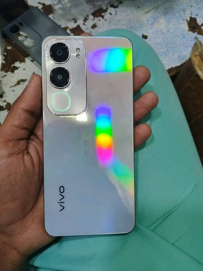 Vivo Y19s 6 128 box charger sat ha koi masla ni ha mobile ma