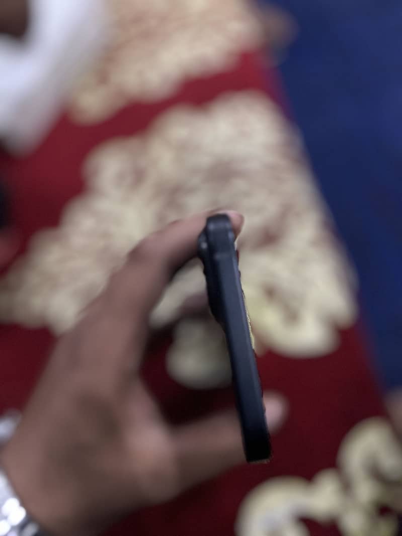 Apple iPhone 15 plus 6