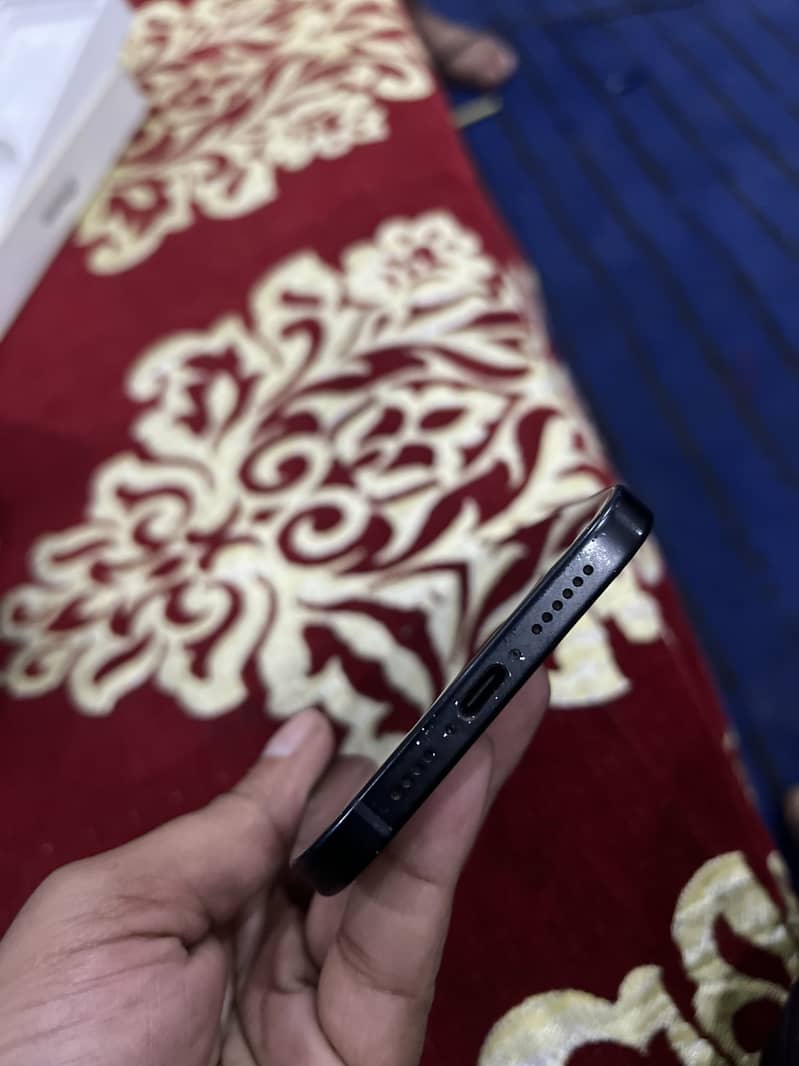 Apple iPhone 15 plus 10