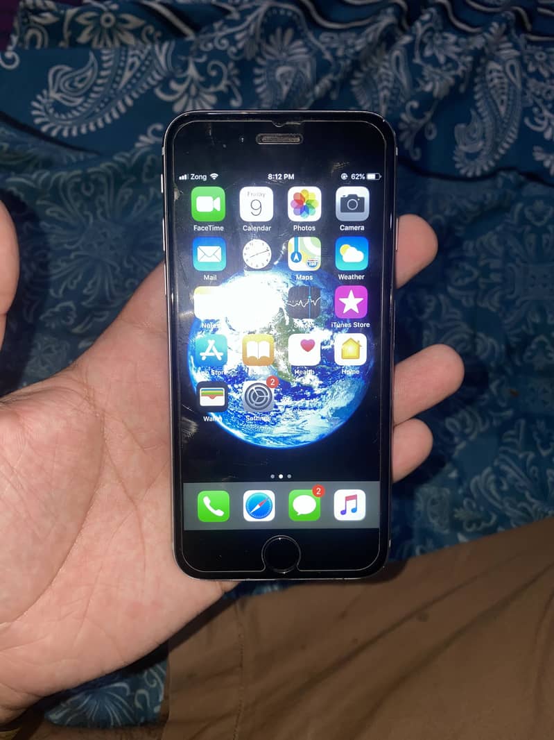 Apple iPhone 6 (sim working) 4