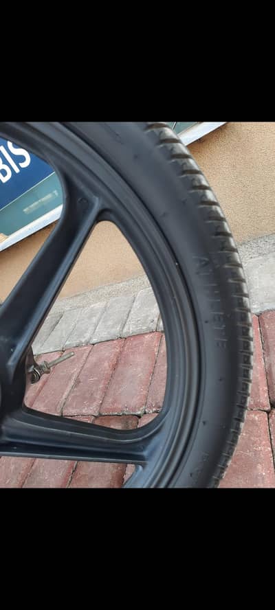 korean alloyrim with tubless tyres black